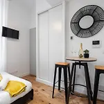 Charming Center 108