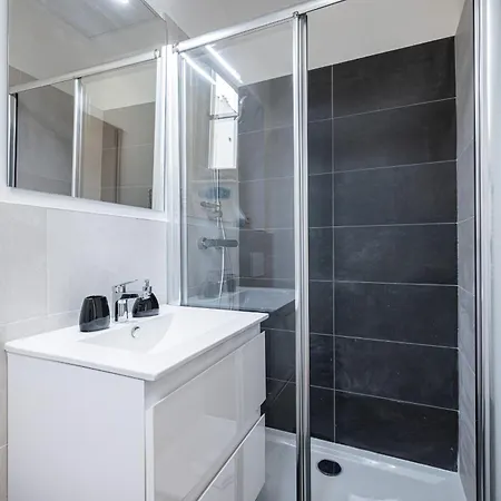 Appartement Charming Center 108 *